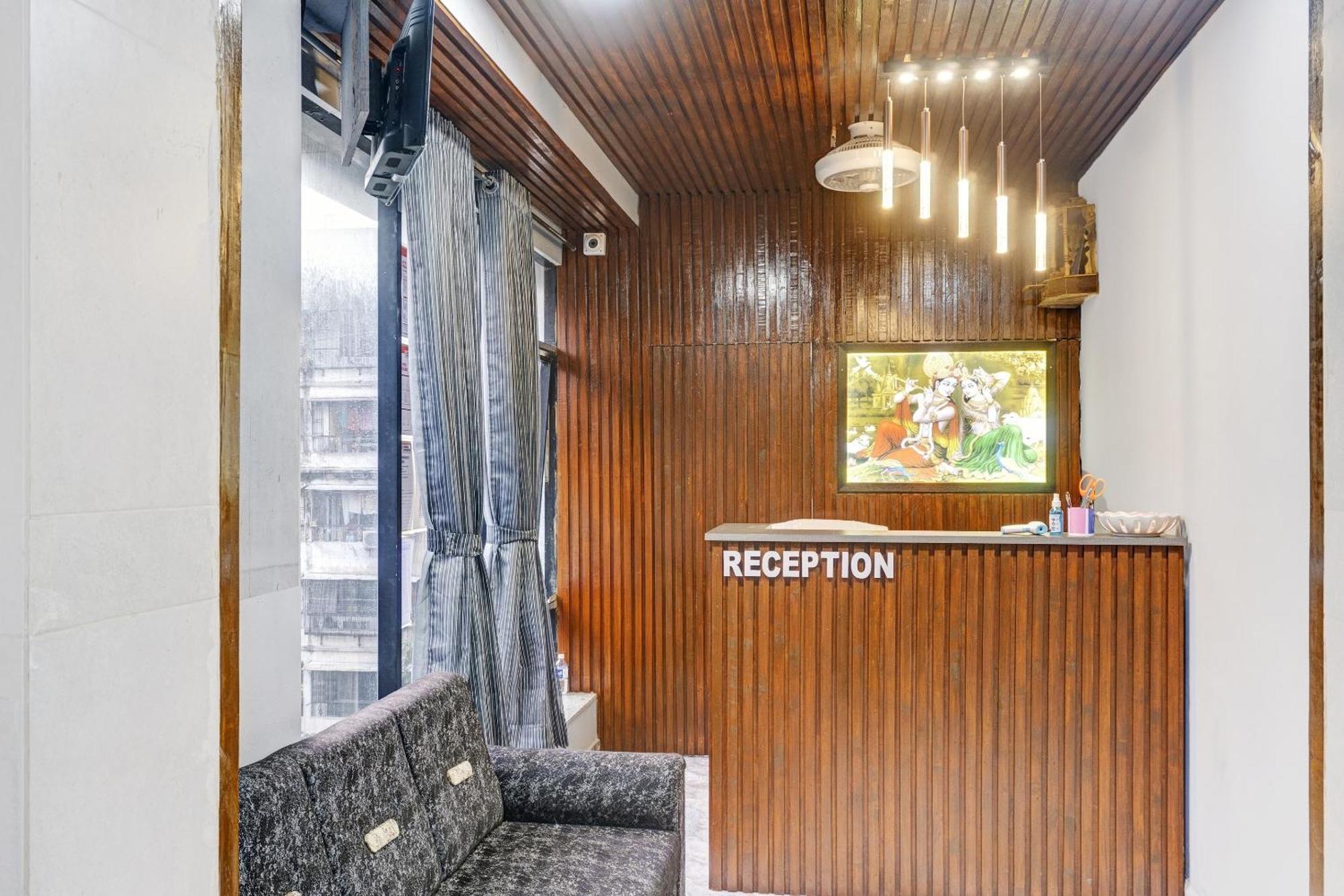 Oyo Flagship Hotel Royal Inn Сурат Екстериор снимка