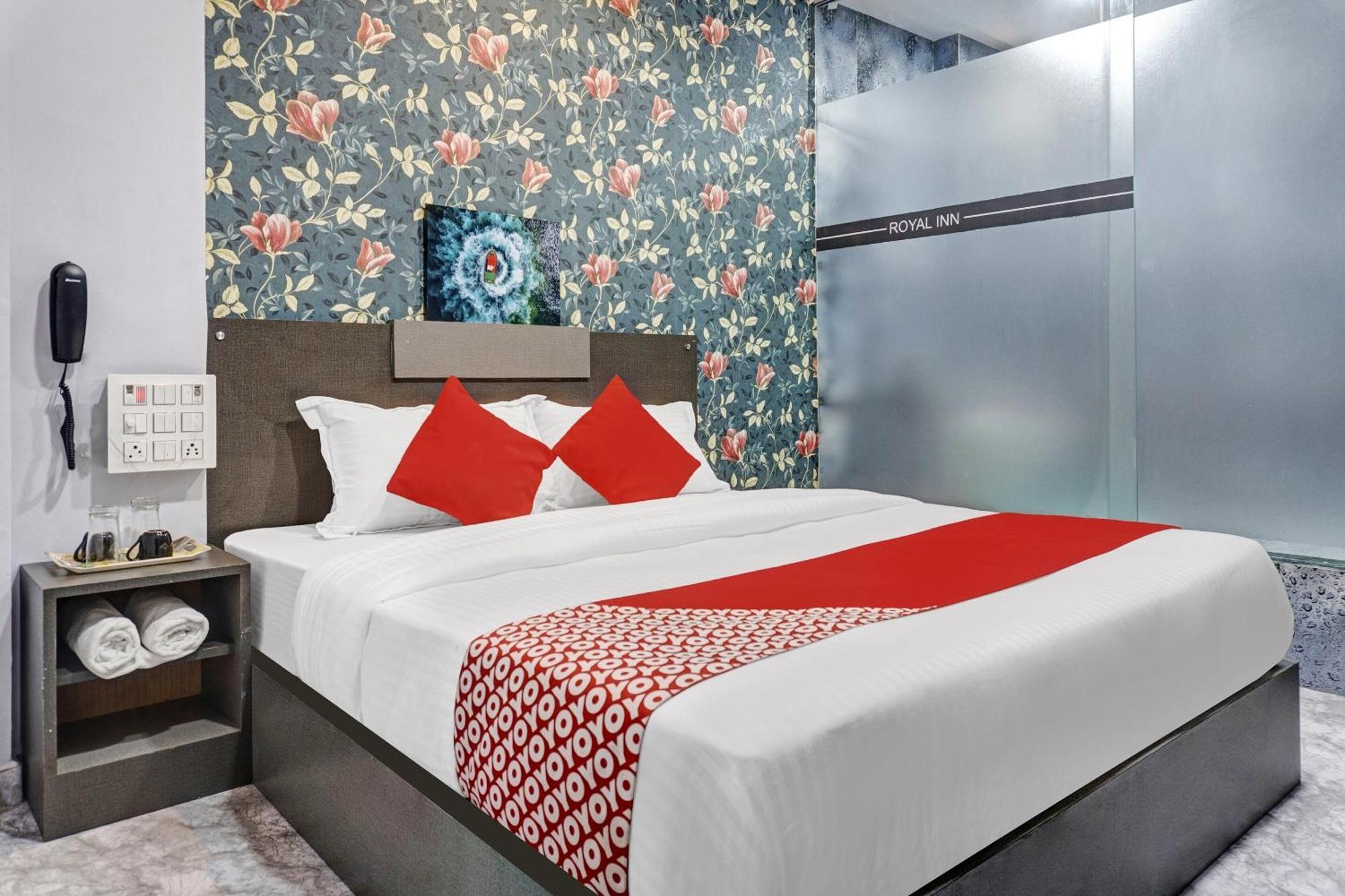 Oyo Flagship Hotel Royal Inn Сурат Екстериор снимка