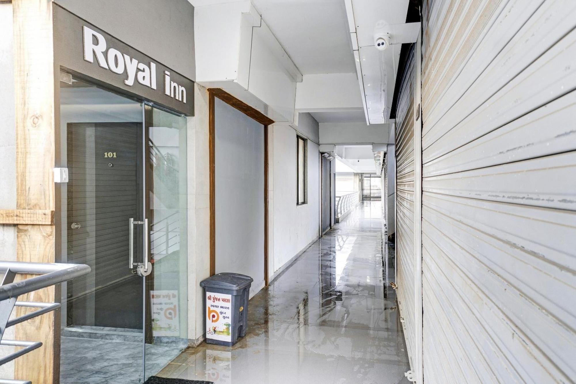 Oyo Flagship Hotel Royal Inn Сурат Екстериор снимка